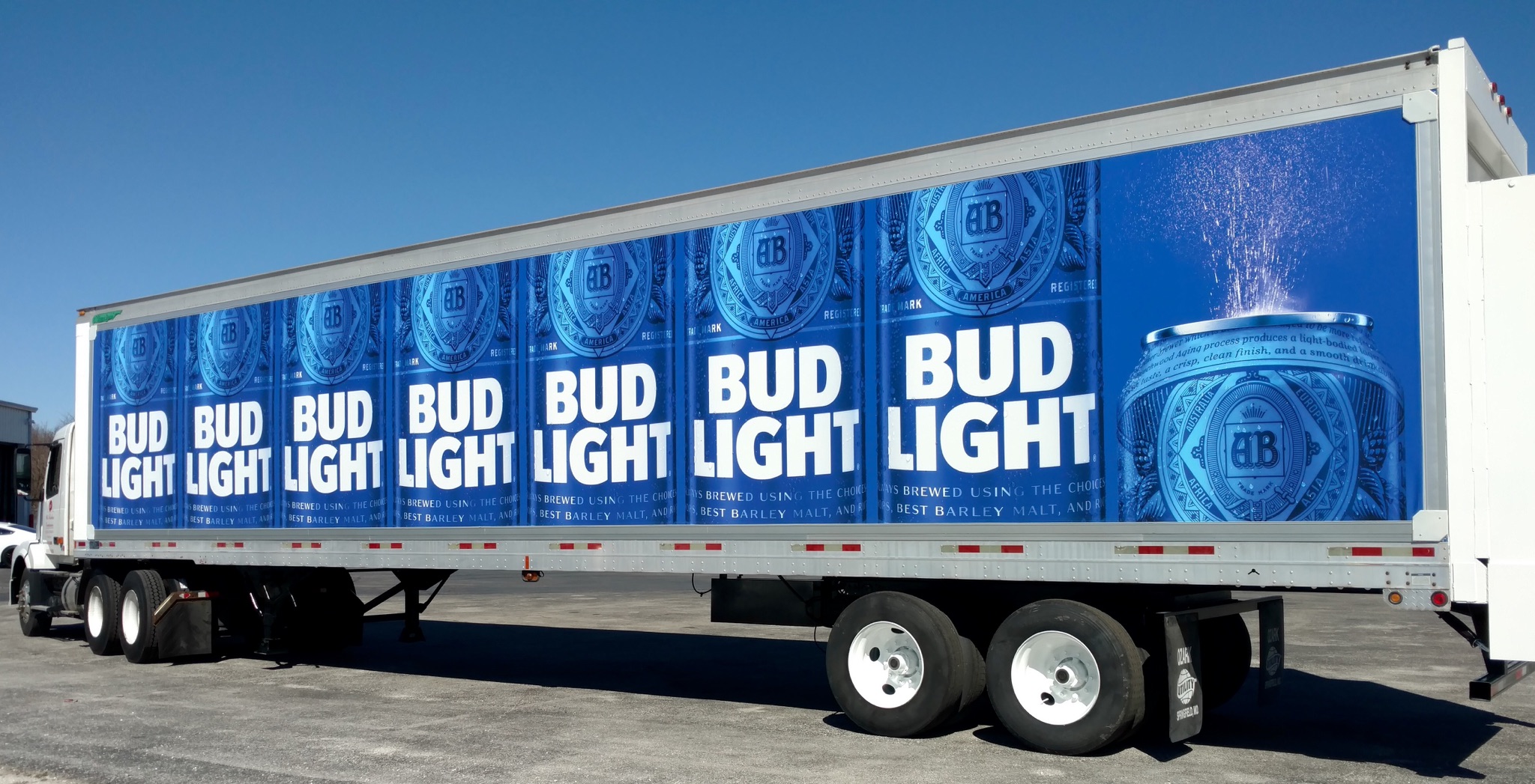 Truck ads. Blue Water грузовик. Bud Light машина. Water Truck в строительстве.